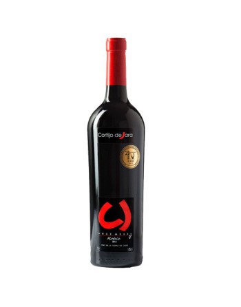 Roble.tinto wine aged for twelve months in barrels Cortijo de Jara